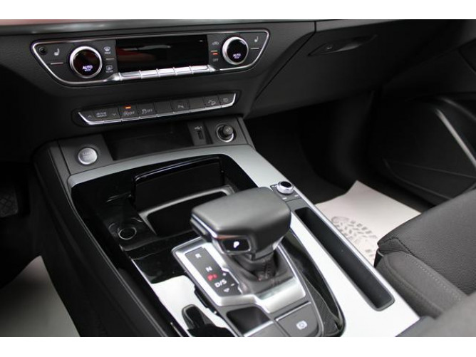 Audi Q5 2.0 TDI QUATTRO Hyb. 