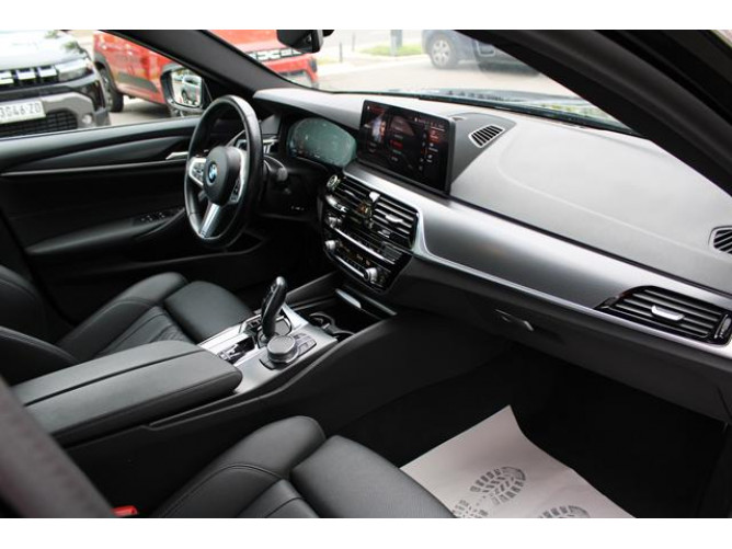 BMW 520 2.0D XDRIVE 