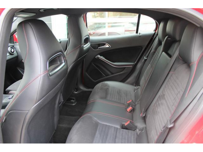 Mercedes Benz GLA 200 2.2D 4MATIC 