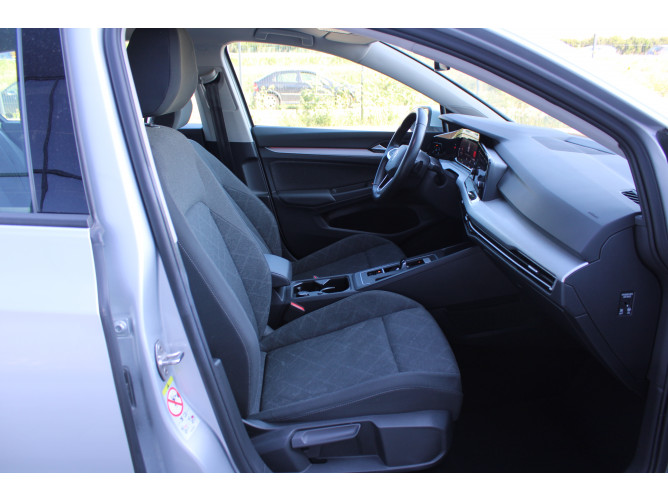 Volkswagen Golf 8 2.0 TDI DSG Life 