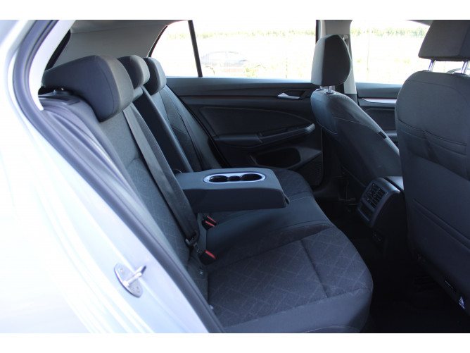 Volkswagen Golf 8 2.0 TDI DSG Life 