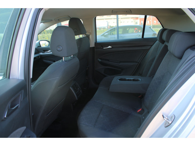 Volkswagen Golf 8 2.0 TDI DSG Life 