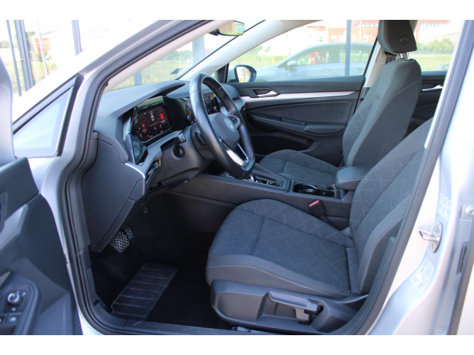 Volkswagen Golf 8 2.0 TDI DSG Life 