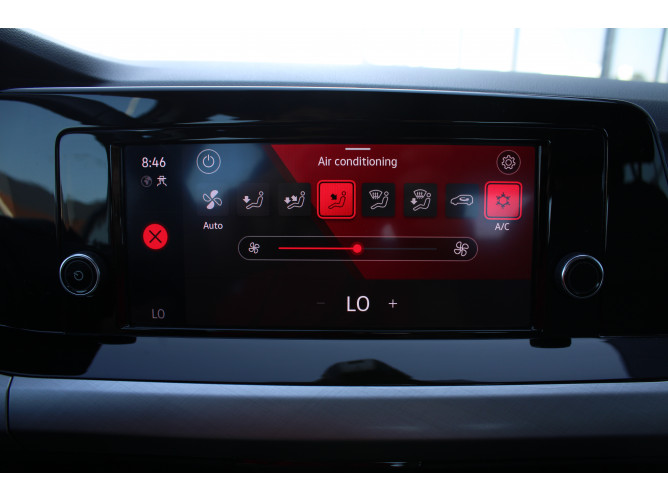 Volkswagen Golf 8 2.0 TDI DSG Life 