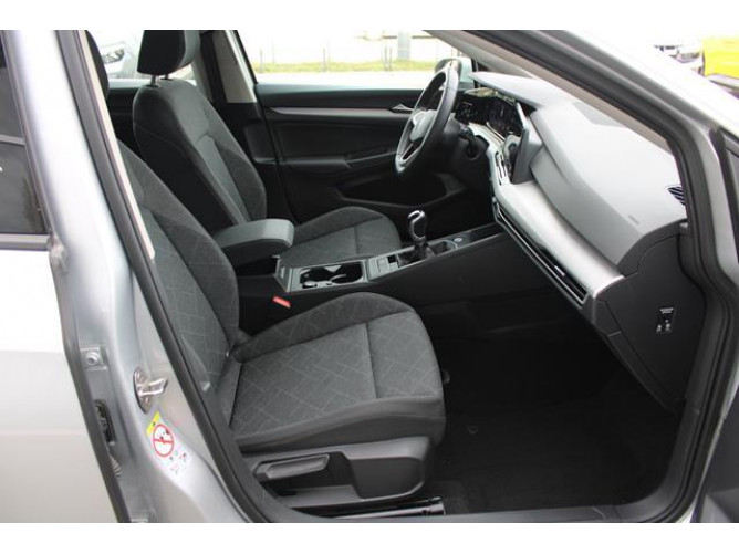 Volkswagen Golf 8 2.0 TDI Life 