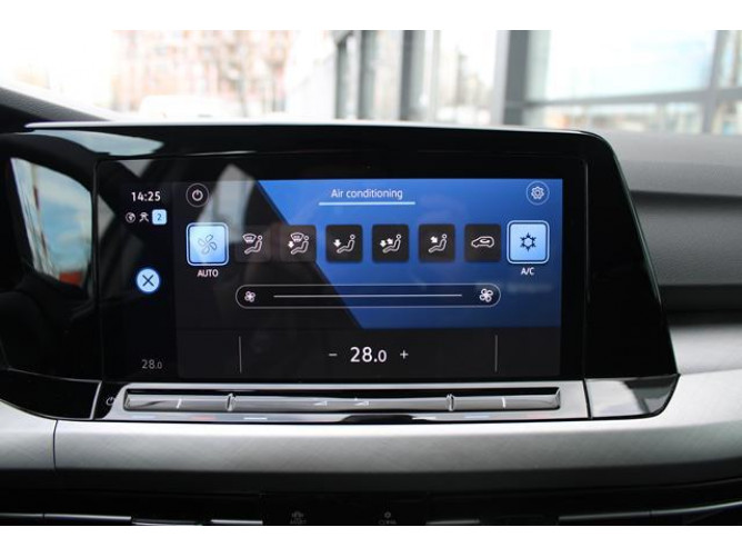 Volkswagen Golf 8 2.0 TDI Life 