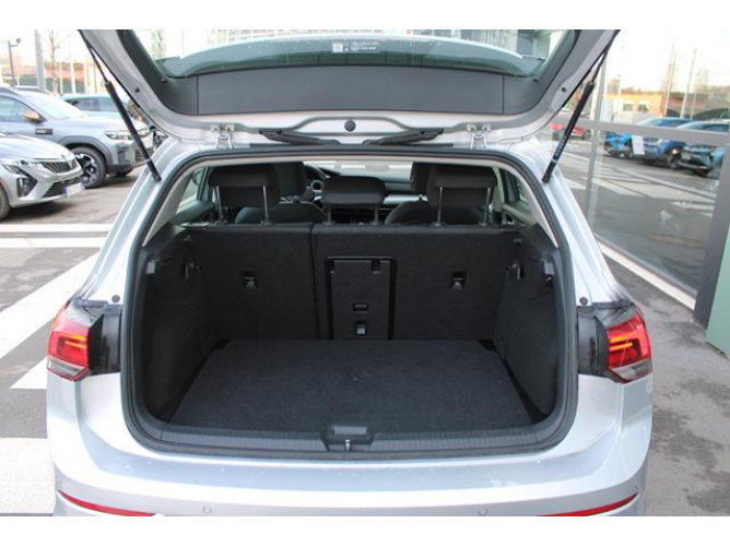 Volkswagen Golf 8 2.0 TDI Life 