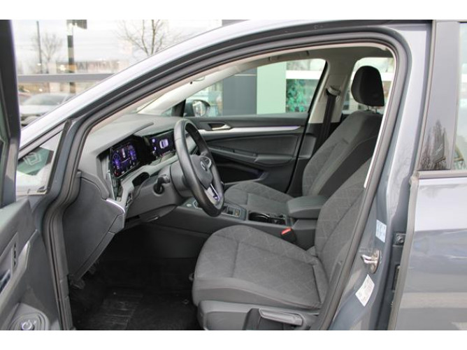 Volkswagen Golf 8 1.0 TSI Life 