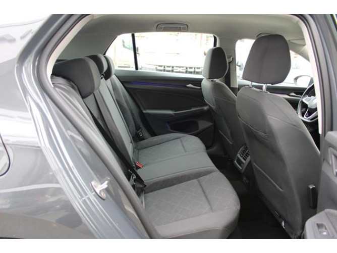Volkswagen Golf 8 1.0 TSI Life 