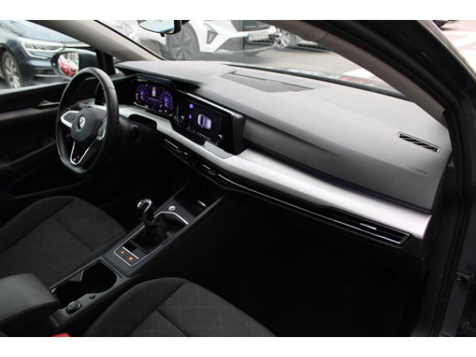 Volkswagen Golf 8 1.0 TSI Life 