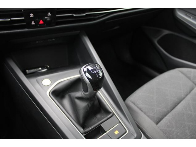 Volkswagen Golf 8 1.0 TSI Life 