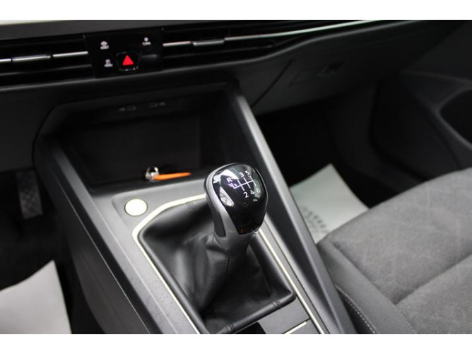 Volkswagen Golf 8 1.0 TSI Life 
