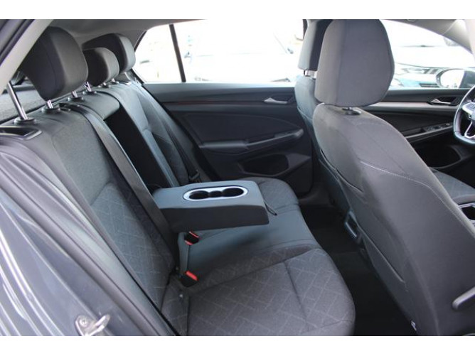 Volkswagen Golf 8 2.0 TDI Life 