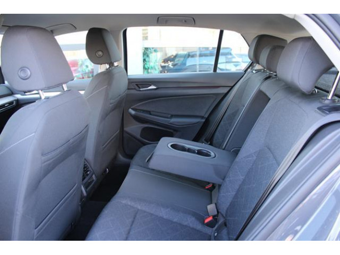 Volkswagen Golf 8 2.0 TDI Life 