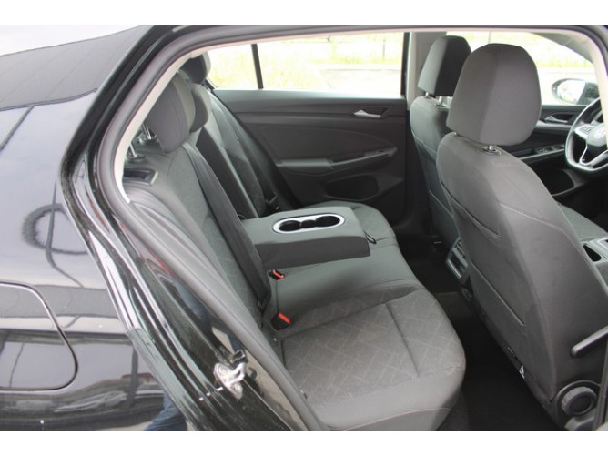 Volkswagen Golf 8 2.0 TDI DSG Life 