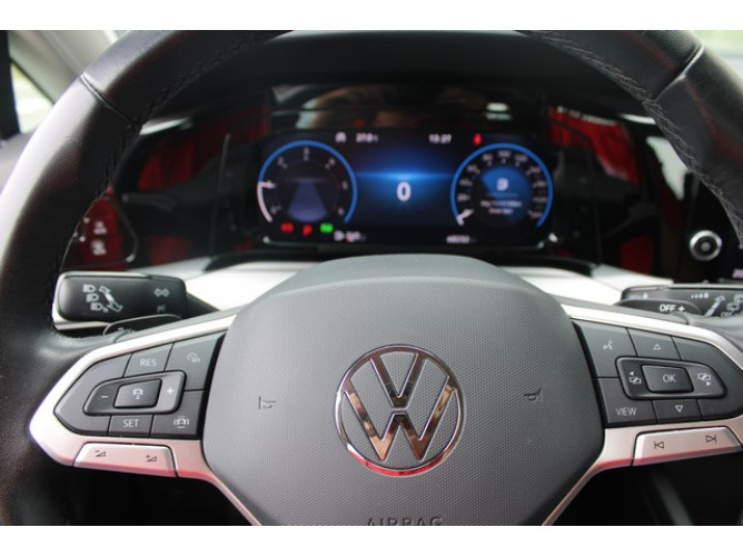 Volkswagen Golf 8 2.0 TDI DSG Life 