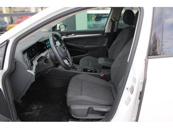 Volkswagen Golf 8 2.0 TDI Life 