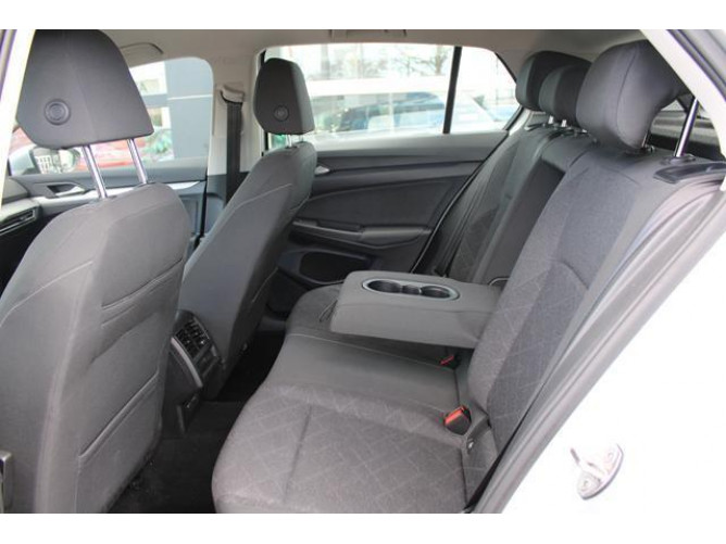 Volkswagen Golf 8 2.0 TDI Life 