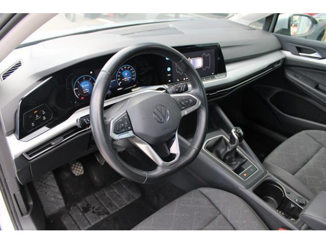 Volkswagen Golf 8 2.0 TDI Life 