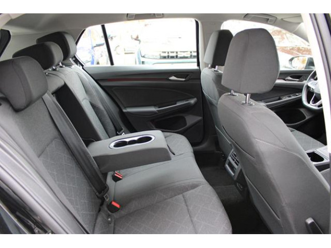 Volkswagen Golf 8 2.0 TDI Life 