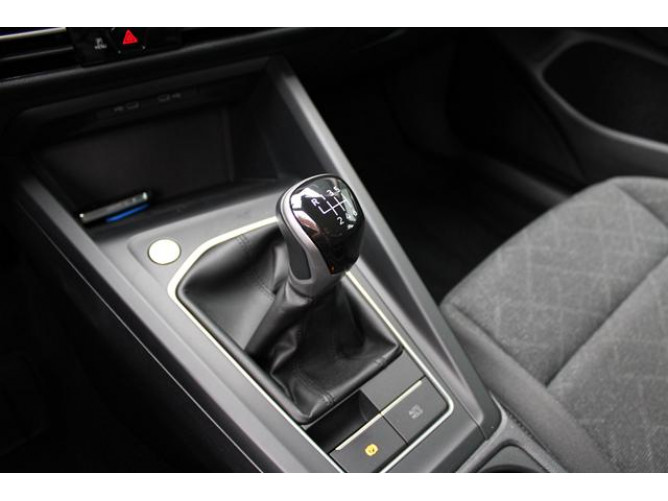 Volkswagen Golf 8 2.0 TDI Life 