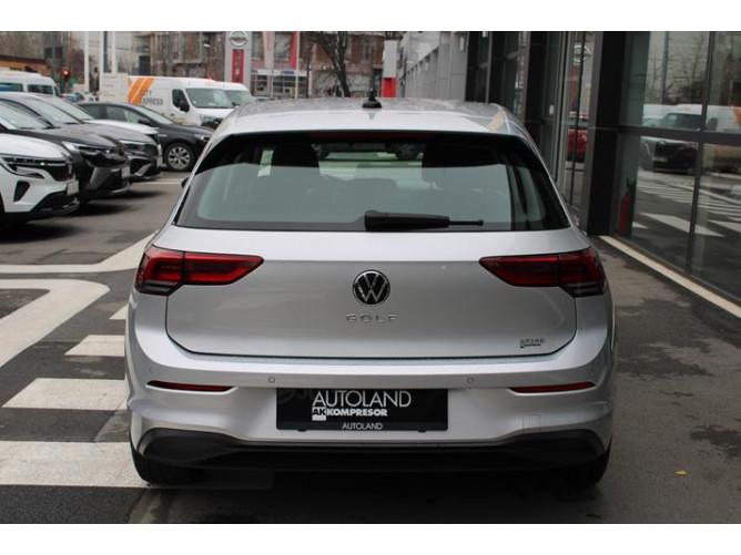 Volkswagen Golf 8 1.0 TSI Life 