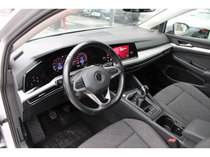 Volkswagen Golf 8 1.0 TSI Life 