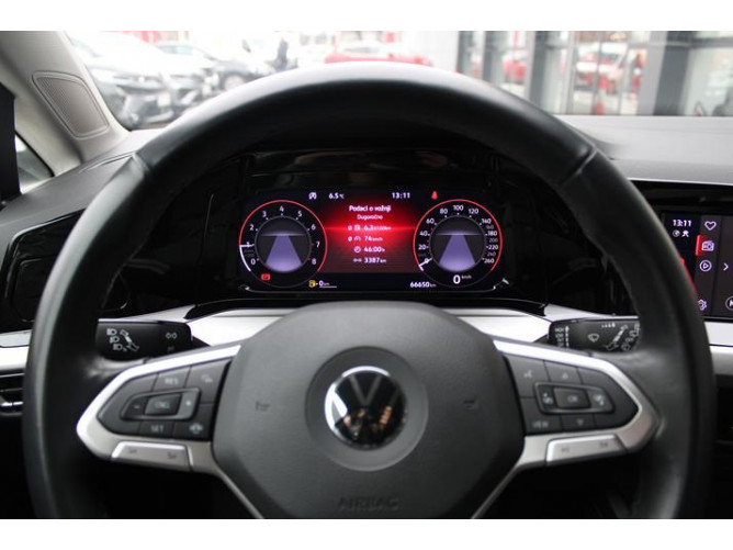 Volkswagen Golf 8 1.0 TSI Life 