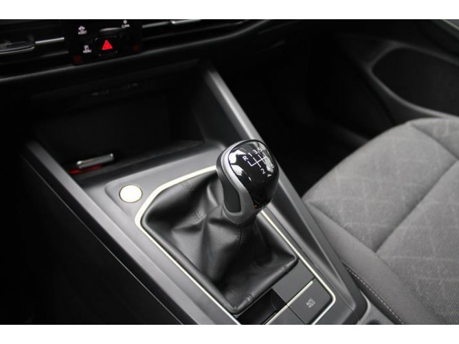 Volkswagen Golf 8 1.0 TSI Life 