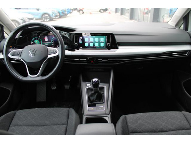 Volkswagen Golf 8 2.0 TDI Life 