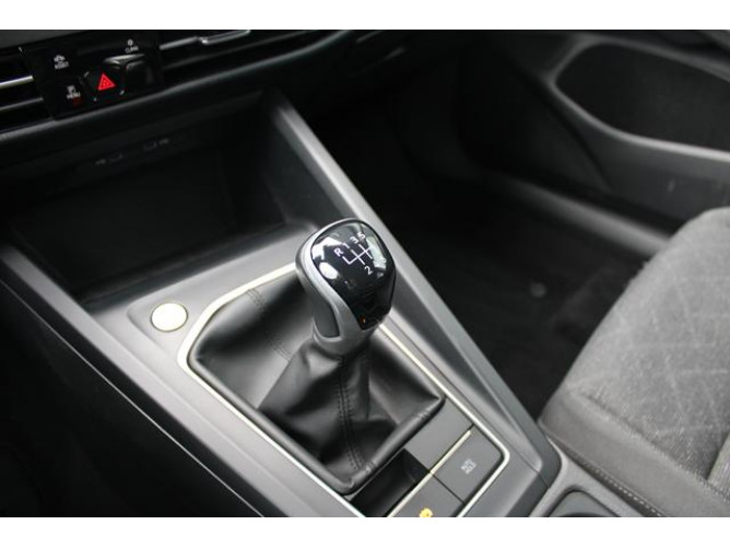 Volkswagen Golf 8 2.0 TDI Life 