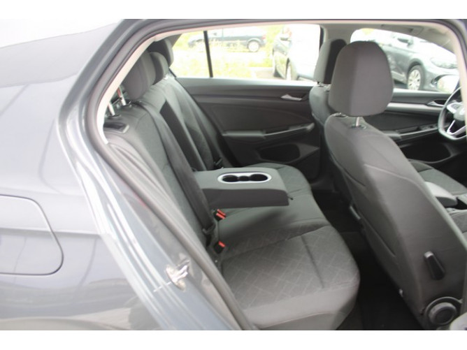 Volkswagen Golf 8 2.0 TDI DSG Life 