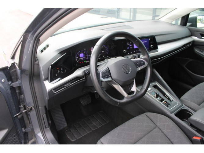 Volkswagen Golf 8 2.0 TDI DSG Life 
