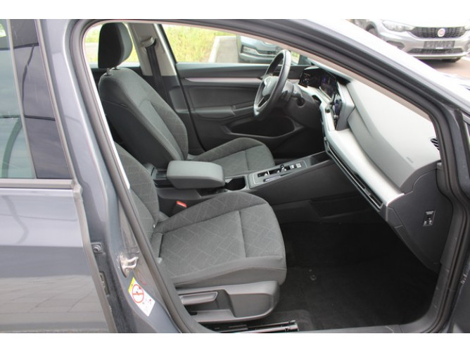 Volkswagen Golf 8 2.0 TDI DSG Life 