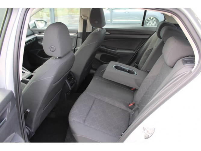Volkswagen Golf 8 2.0 TDI DSG Life 