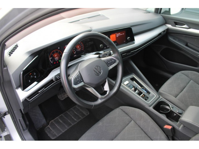 Volkswagen Golf 8 2.0 TDI DSG Life 