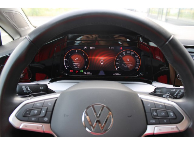 Volkswagen Golf 8 2.0 TDI DSG Life 
