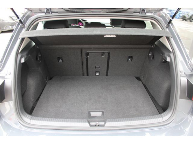 Volkswagen Golf 8 2.0 TDI Life 