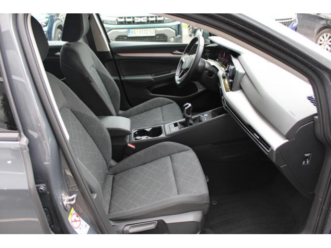 Volkswagen Golf 8 2.0 TDI Life 