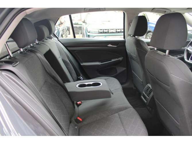 Volkswagen Golf 8 2.0 TDI Life 