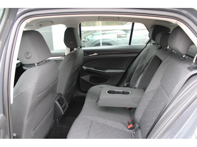 Volkswagen Golf 8 2.0 TDI Life 