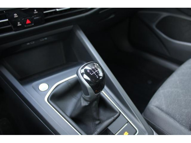 Volkswagen Golf 8 2.0 TDI Life 