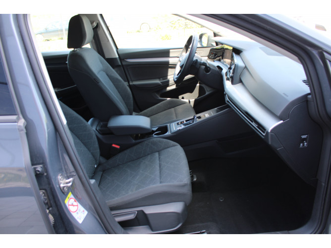 Volkswagen Golf 8 2.0 TDI DSG Life 