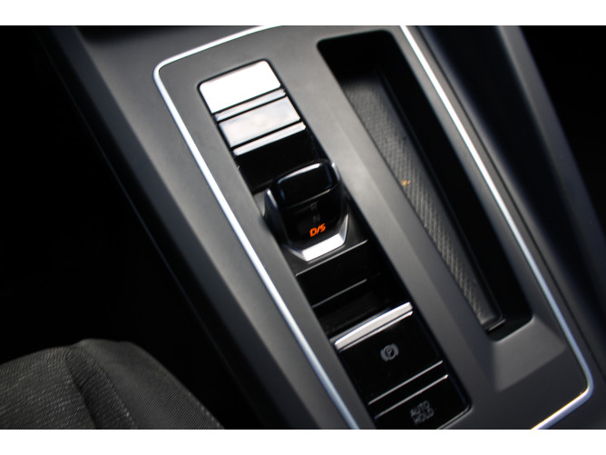 Volkswagen Golf 8 2.0 TDI DSG Life 