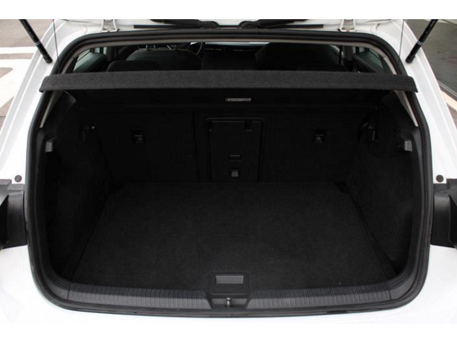 Volkswagen Golf 8 1.0 TSI Life 