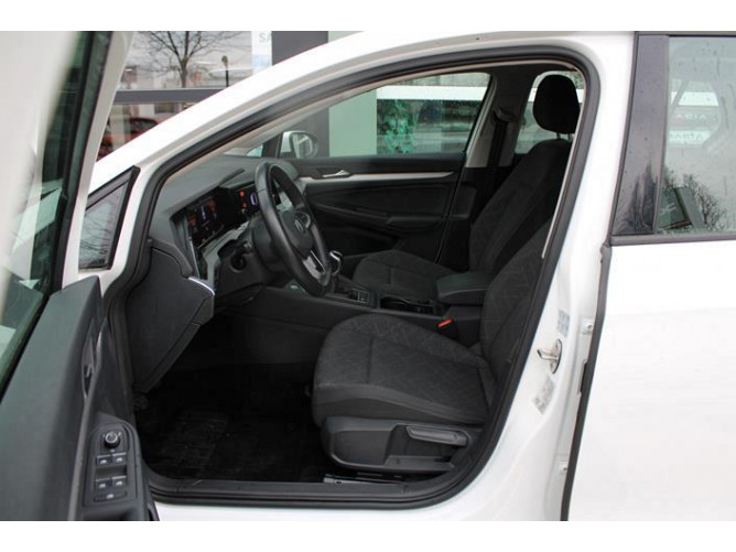 Volkswagen Golf 8 1.0 TSI Life 