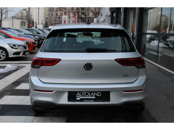 Volkswagen Golf 8 1.0 TSI Life 