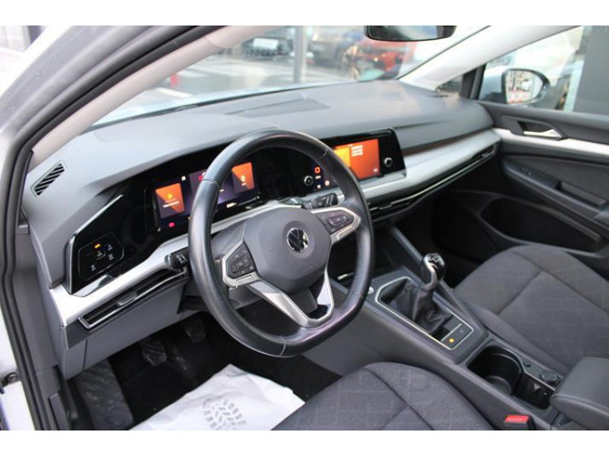 Volkswagen Golf 8 1.0 TSI Life 