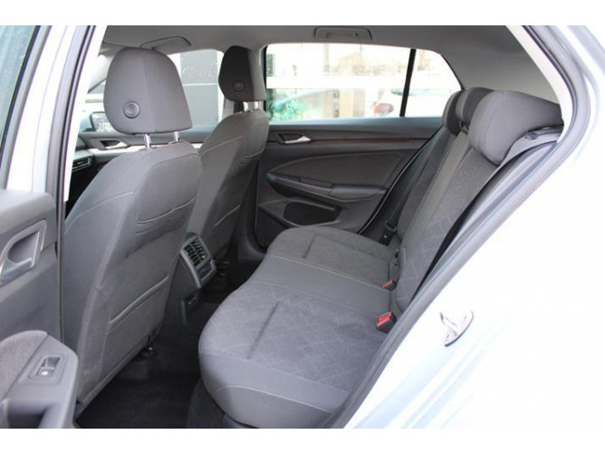 Volkswagen Golf 8 1.0 TSI Life 