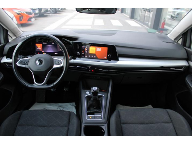 Volkswagen Golf 8 1.0 TSI Life 